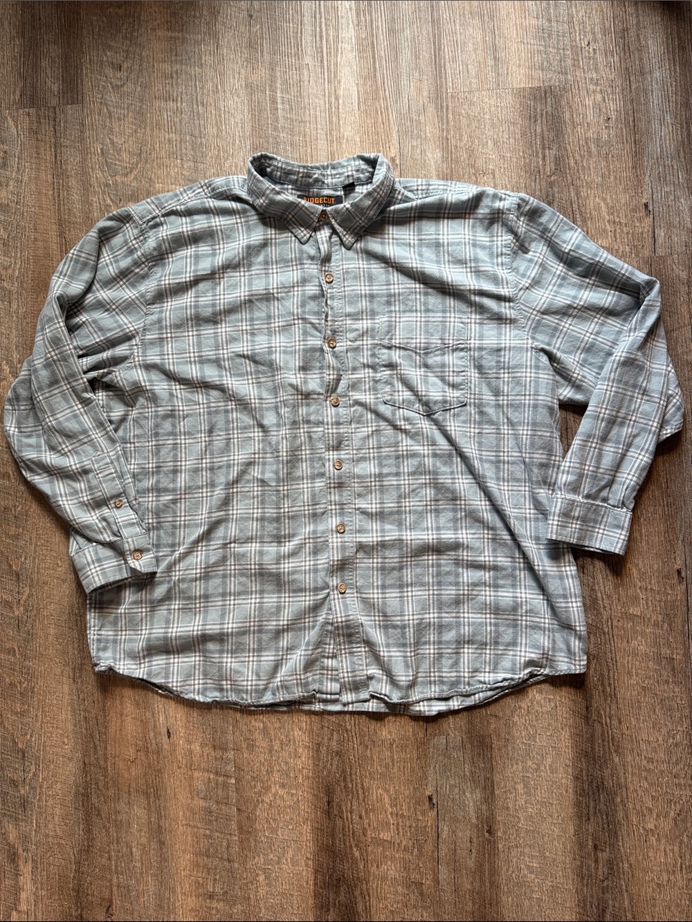 Casual Men's Gray Plaid Long-Sleeve Button-Down Shirt